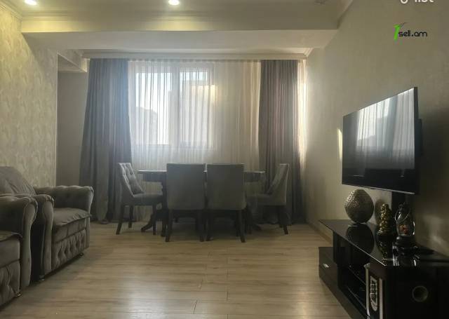 3 սենյականոց բնակարան, Ավան-Առինջ 1-ին միկրոշրջան, 84 քմ, 6/9 հարկ, դիզայներական ոճով վերանորոգված