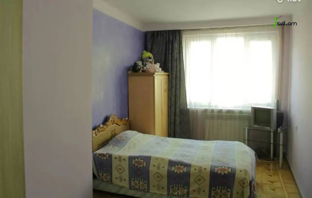 4 սենյականոց բնակարան Դրոյի փողոցում, 96 ք.մ., կապիտալ վերանորոգված, քարե շենք