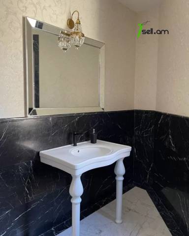 Երկու հարկանի քարե տուն, Ձոր 2 թաղամաս Դավիթաշենում, 480 ք.մ., 3+ սանհանգույց, եվրովերանորոգված