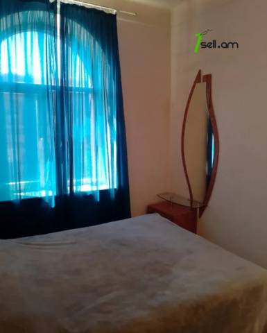 1 սենյականոց բնակարան Թումանյան փողոցում, 50 ք.մ., կապիտալ վերանորոգված, քարե շենք