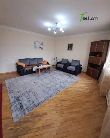 Երկու հարկանի քարե տուն Ադանայի փողոցում կենտրոնում, 170 քմ, 2 սանհանգույց, կոսմետիկ վերանորոգում