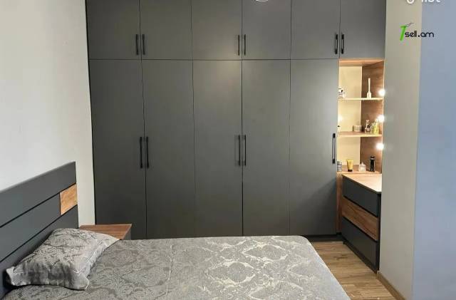 4 սենյականոց բնակարան, Նորաշեն թաղամաս, 83 ք.մ., 11/16 հարկ, 2 սանհանգույց, կապիտալ վերանորոգված