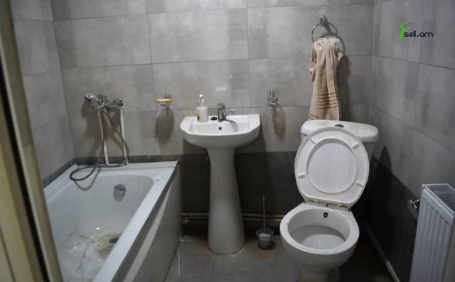2 սենյականոց բնակարան Ախուրյանում, 66 քմ, կապիտալ վերանորոգված, քարե շենք