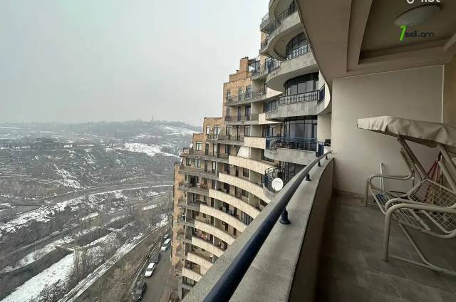 4 սենյականոց բնակարան նորակառույց շենքում Ձորափի փողոցում, 171 քմ, 10/14 հարկ, 3+ սանհանգույց