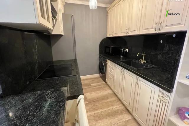 3 սենյականոց բնակարան, Թումանյան թաղամաս, 70 քմ, 5/9 հարկ, կապիտալ վերանորոգված