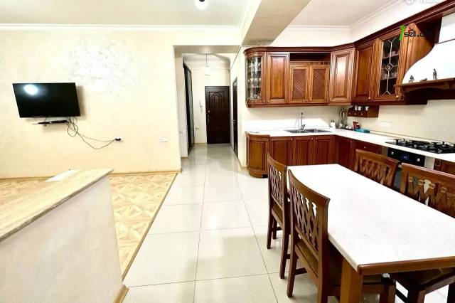 3 սենյականոց բնակարան նորակառույց շենքում Անտառային փողոցում, 97 քմ, 3/6 հարկ, 2 սանհանգույց