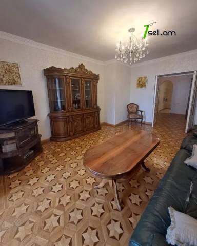 3 սենյականոց բնակարան Արամի փողոցում, 98 ք.մ., 3/6 հարկ, մի քանի պատշգամբ, կապիտալ վերանորոգված