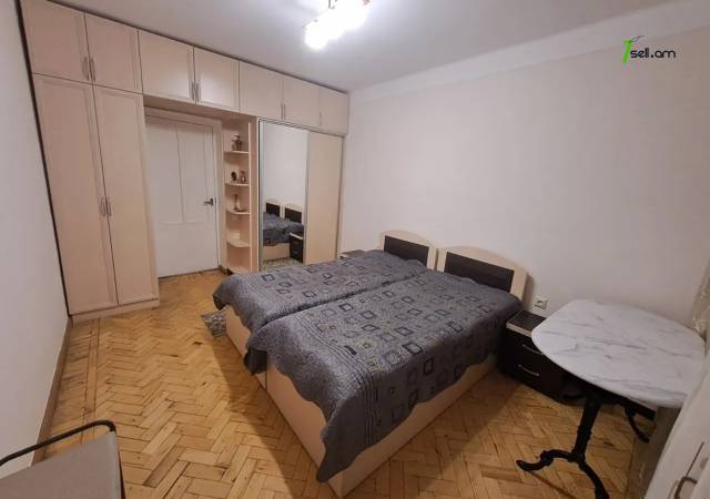 3 սենյականոց բնակարան Աբովյան փողոցում, 85 ք.մ., 2 սանհանգույց, 3/5 հարկ, կոսմետիկ վերանորոգում