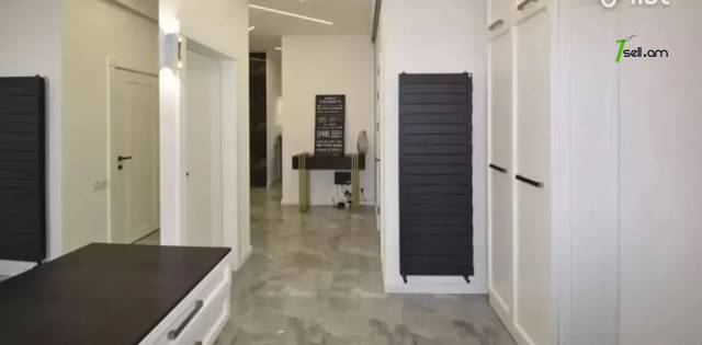 Երեք հարկանի տուն, Դուրյան թաղամաս Ավանում, 260 քմ, 3+ սանհանգույց, դիզայներական ոճով վերանորոգված