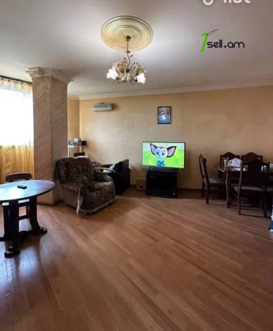 2 սենյականոց բնակարան Գուսան Շերամի փողոցում, 80 քմ, նախավերջին հարկ, բարձր առաստաղներ