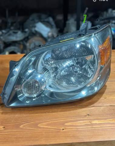 Toyota Noah 2001-2007թթ Դիմացի քսենոն լուսարձակներ, օրիգինալ