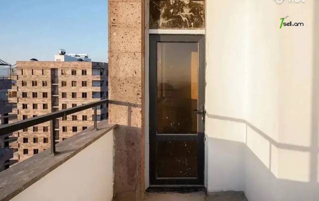 4 սենյականոց բնակարան նորակառույց շենքում Ադոնցի փողոցում, 95 քմ, 2 սանհանգույց, բարձր առաստաղներ