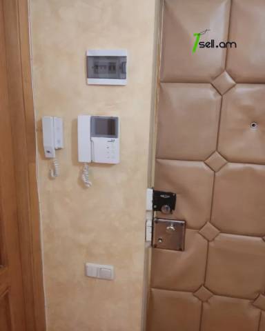 3 սենյականոց բնակարան Բաղրամյան պողոտայում, 100 քմ, նախավերջին հարկ, կապիտալ վերանորոգված, քարե շենք