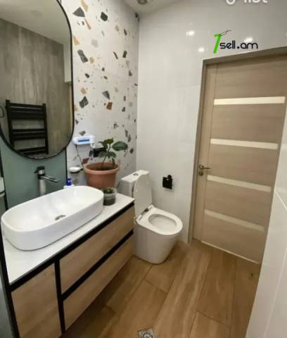 2 սենյականոց բնակարան նորակառույց շենքում Երզնկյան փողոցում, 61 ք.մ., 2/5 հարկ, բարձր առաստաղներ