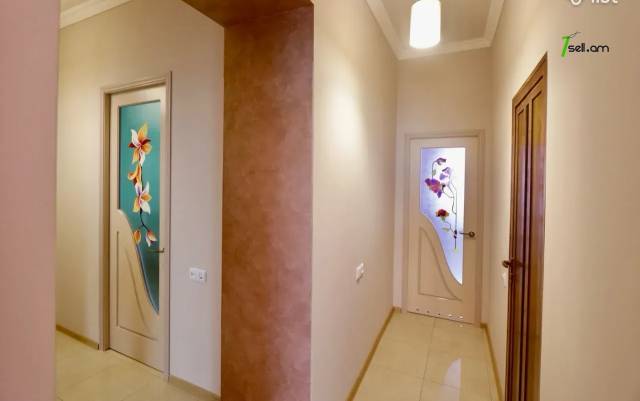 3 սենյականոց բնակարան Կոմիտասի պողոտայում, 83 քմ, բարձր առաստաղներ, կապիտալ վերանորոգված, քարե շենք