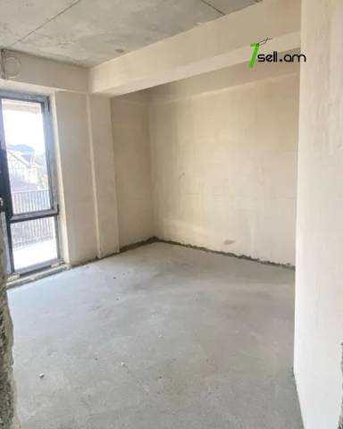 3 սենյականոց բնակարան նորակառույց շենքում, 2-րդ բնակելի զանգված, 122 ք.մ., 2 սանհանգույց