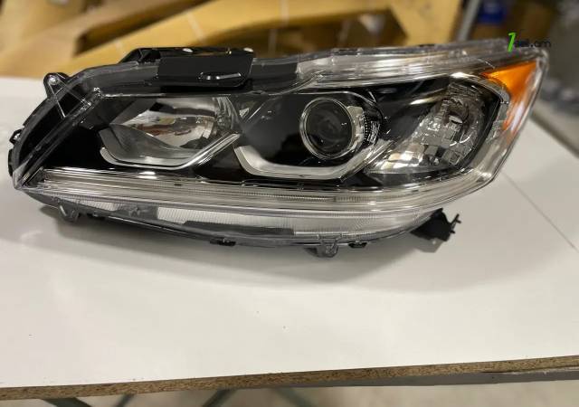 Honda Accord լուսարձակ ֆառ