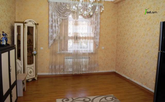 3 սենյականոց բնակարան Շիրակացի փողոցում, 81 ք.մ., 1/3 հարկ, եվրովերանորոգված, քարե շենք