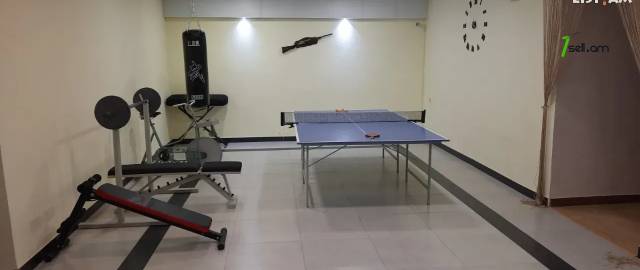 Երկու հարկանի քարե տուն Դավիթ Բեկի փողոցում Էրեբունիում, 530 ք.մ., 2 սանհանգույց