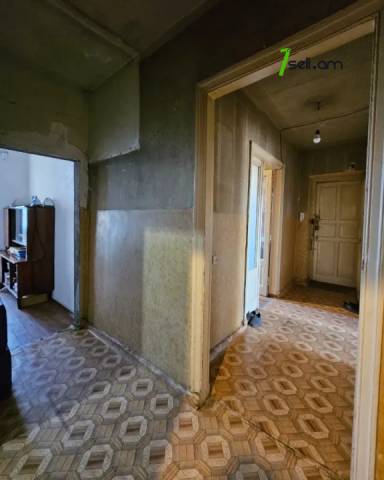 3 սենյականոց բնակարան Տիգրան Մեծի պողոտայում, 94 ք.մ., բարձր առաստաղներ, քարե շենք