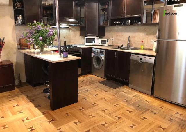 4 սենյականոց բնակարան Աղայան փողոցում, 100 քմ, 4/16 հարկ, 2 սանհանգույց, կոսմետիկ վերանորոգում