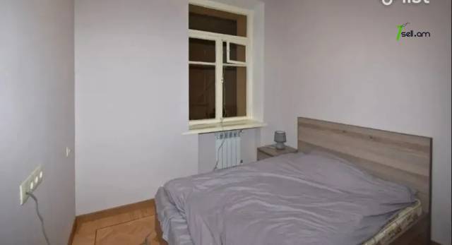 4 սենյականոց բնակարան Մոսկովյան փողոցում, 91 ք.մ., բարձր առաստաղներ, 2/5 հարկ, կապիտալ վերանորոգված