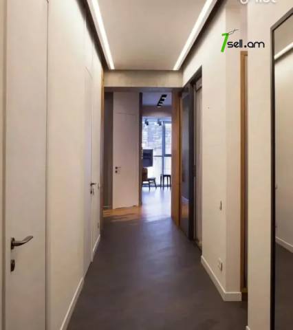3 սենյականոց բնակարան նորակառույց շենքում Միքայել Նալբանդյանի փողոցում, 78 ք.մ., բարձր առաստաղներ