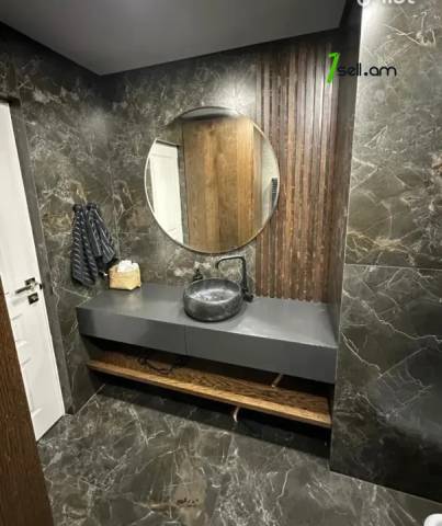 3 սենյականոց բնակարան նորակառույց շենքում Եղիշե Չարենցի փողոցում, 71 ք.մ., բարձր առաստաղներ