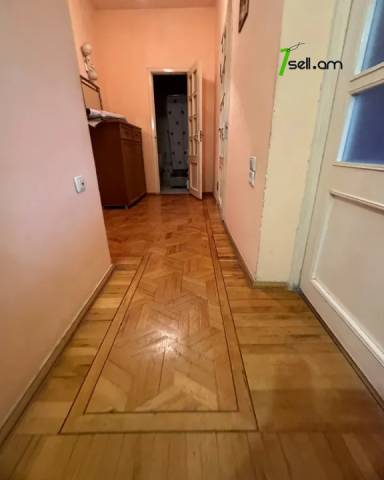 Երկու հարկանի քարե տուն Մարշալ Բաղրամյան պողոտայում Արաբկիրում, 130 ք.մ., 2 սանհանգույց