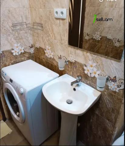 1 սենյականոց բնակարան Մովսես Խորենացու փողոցում, 31 ք.մ., բարձր առաստաղներ, եվրովերանորոգված