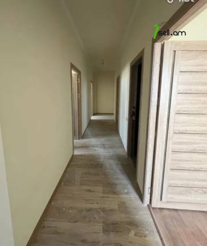 3 սենյականոց բնակարան նորակառույց շենքում Մոնթե Մելքոնյան փողոցում, 99 ք.մ., 8/17 հարկ