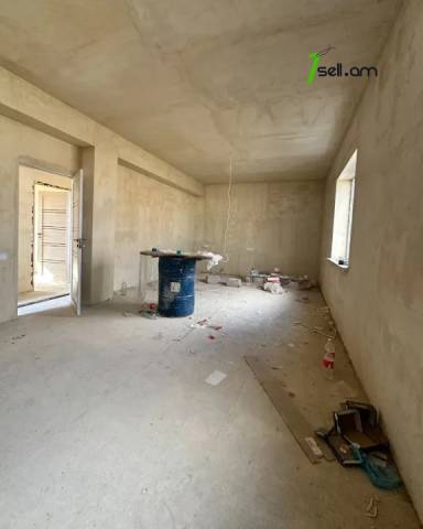 Մեկ հարկանի քարե տուն 17-րդ փողոցում Հայանիստում, 270 ք.մ., մասնակի վերանորոգում