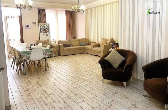 3 սենյականոց բնակարան նորակառույց շենքում Նիկողայոս Ադոնցի փողոցում, 84 ք.մ., բարձր առաստաղներ