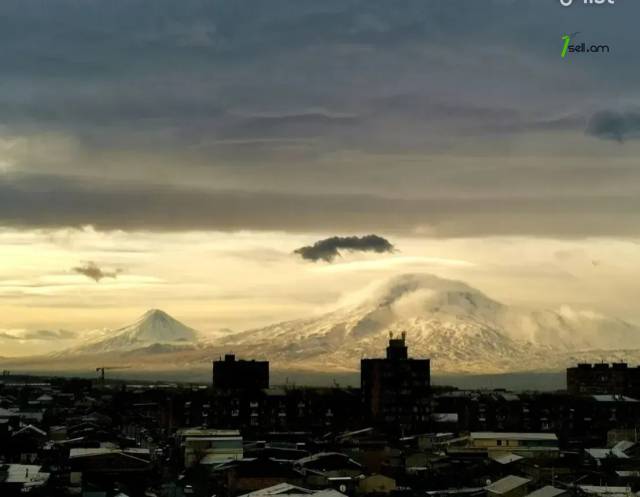 3 սենյականոց բնակարան Սողոմոն Տարոնցի փողոցում, 78 քմ, նախավերջին հարկ, մասնակի վերանորոգում