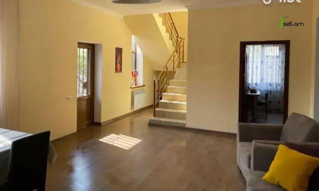 Երկու հարկանի քարե տուն, P. Sevak St Ավանում, 180 ք.մ., 3+ սանհանգույց