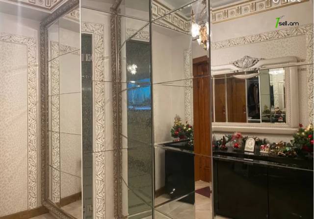 5 սենյականոց բնակարան նորակառույց շենքում Եկմալյան փողոցում, 200 ք.մ., 2 սանհանգույց