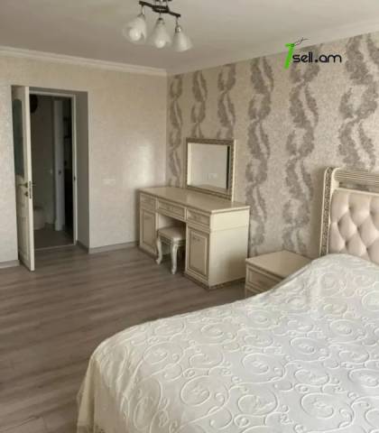 4 սենյականոց բնակարան Էրեբունու փողոցում, 90 քմ, դիզայներական ոճով վերանորոգված, քարե շենք