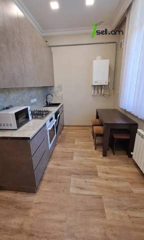 3 սենյականոց բնակարան Մեսրոպ Մաշտոցի պողոտայում, 80 քմ, 2/5 հարկ, դիզայներական ոճով վերանորոգված