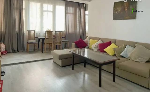 2 սենյականոց բնակարան Ռուբինյանց փողոցում, 69 ք.մ., նախավերջին հարկ, բարձր առաստաղներ