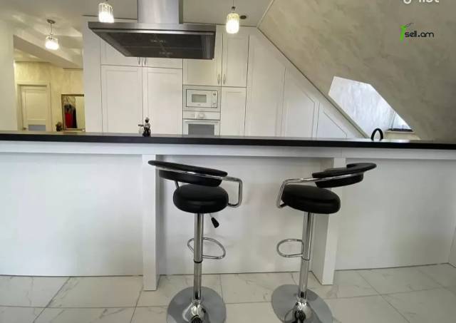 4 սենյականոց բնակարան նորակառույց շենքում Վերին Անտառային փողոցում, 146 ք.մ., 2 սանհանգույց