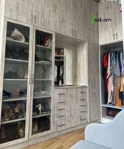 4 սենյականոց բնակարան Փավստոս Բուզանդի փողոցում, 110 ք.մ., նախավերջին հարկ, 2 սանհանգույց