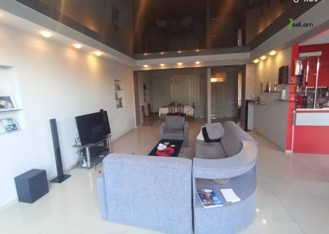 Երեք հարկանի տուն Բագրևանդի փողոցում Նոր Նորքում, 320 քմ, 2 սանհանգույց, կապիտալ վերանորոգված