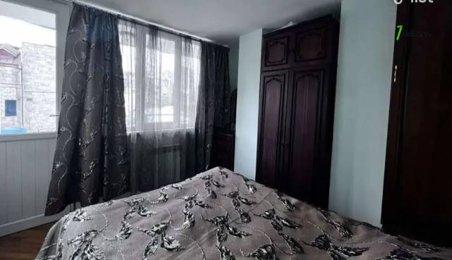 3 սենյականոց բնակարան, Zaqyan Street, 70 ք.մ., 3/5 հարկ, կապիտալ վերանորոգված, քարե շենք