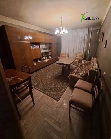 4 սենյականոց բնակարան Երվանդ Քոչարի փողոցում, 104 ք.մ., մի քանի պատշգամբ, նախավերջին հարկ