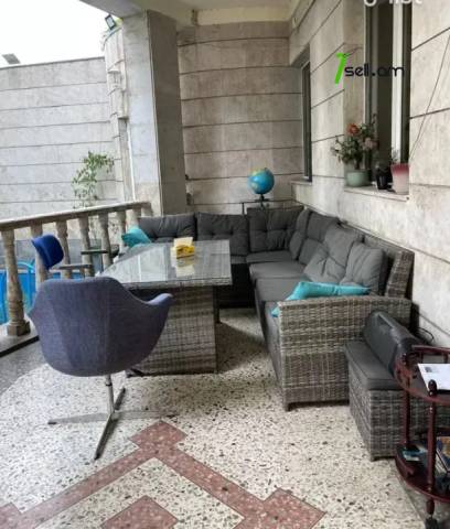 Չորս հարկանի քարե տուն Սիմեոն Երևանցու փողոցում կենտրոնում, 550 ք.մ., 3+ սանհանգույց