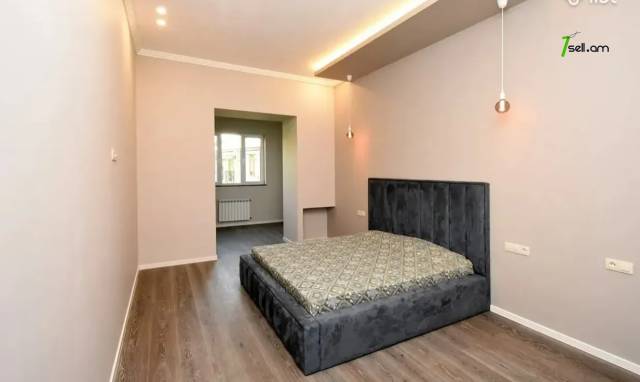 3 սենյականոց բնակարան Մեսրոպ Մաշտոցի պողոտայում, 100 ք.մ., բարձր առաստաղներ