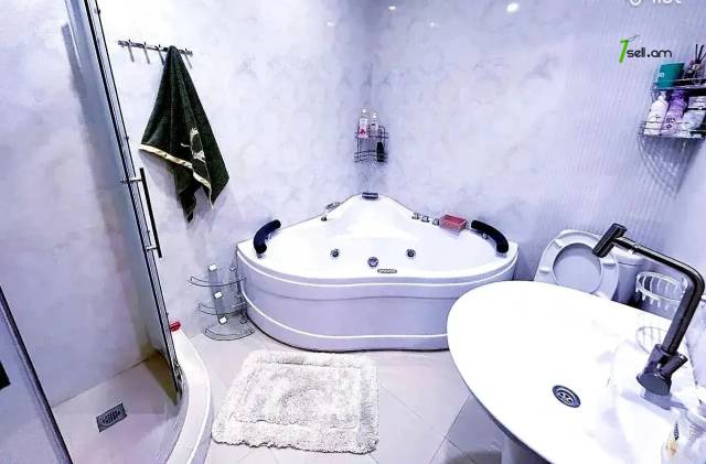 4 սենյականոց բնակարան նորակառույց շենքում Վարդանանց փողոցում, 190 քմ, 17/20 հարկ, 2 սանհանգույց