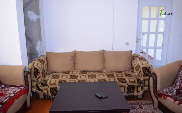 Երկու հարկանի քարե տուն, Վ. Սարգսյան 2-րդ թաղամաս Գյումրիում, 213 ք.մ., 2 սանհանգույց