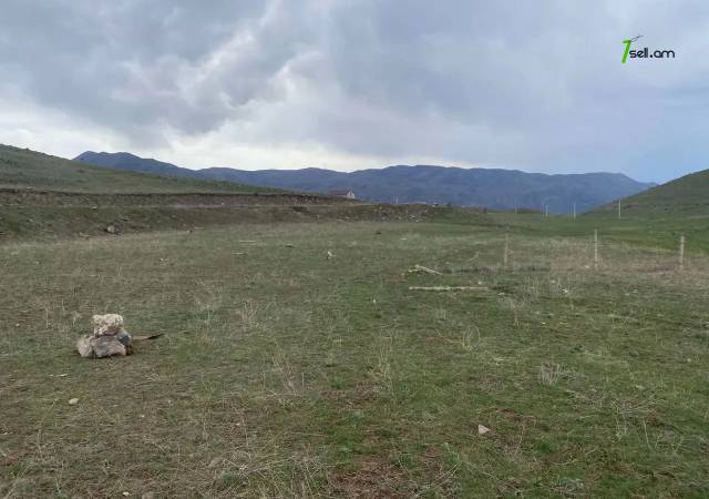 Հողատարածք բնակելի շինությունների համար, Գեղարդի Խճուղի Գառնիում, 1000 քմ