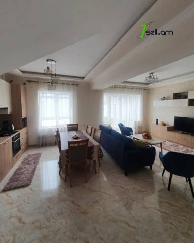 Երկու հարկանի քարե տուն Պարույր Սևակի փողոցում Ավանում, 640 ք.մ., 2 սանհանգույց